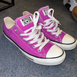 Converse barely worn size 8w 6m